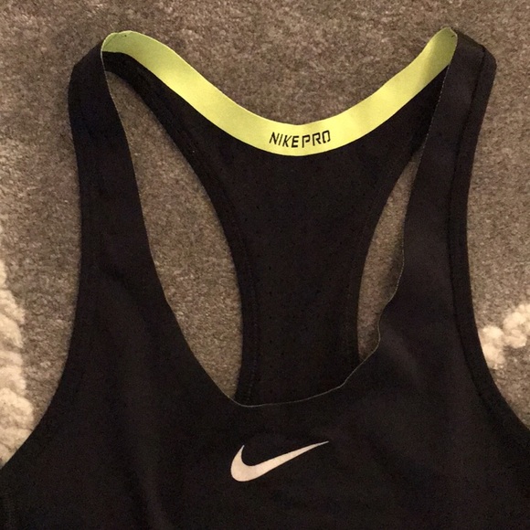 Nike Pro. - Picture 3 of 8